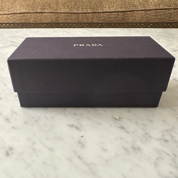 Prada Gift Box - Picture 2 of 11